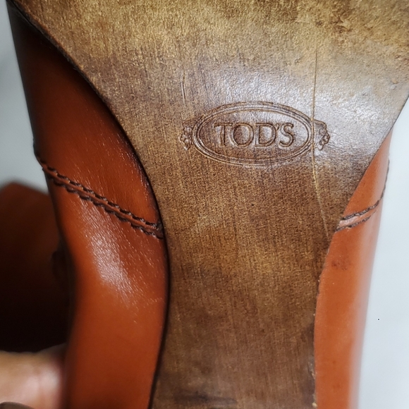 TOD'S Knee Length Boots and Purse - Picture 13 of 13